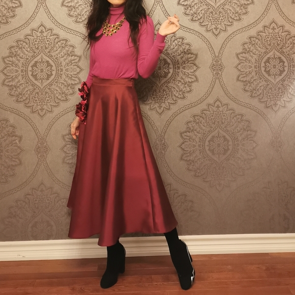 Silk Wool skirt with floral embellishment - Picture 2 of 13